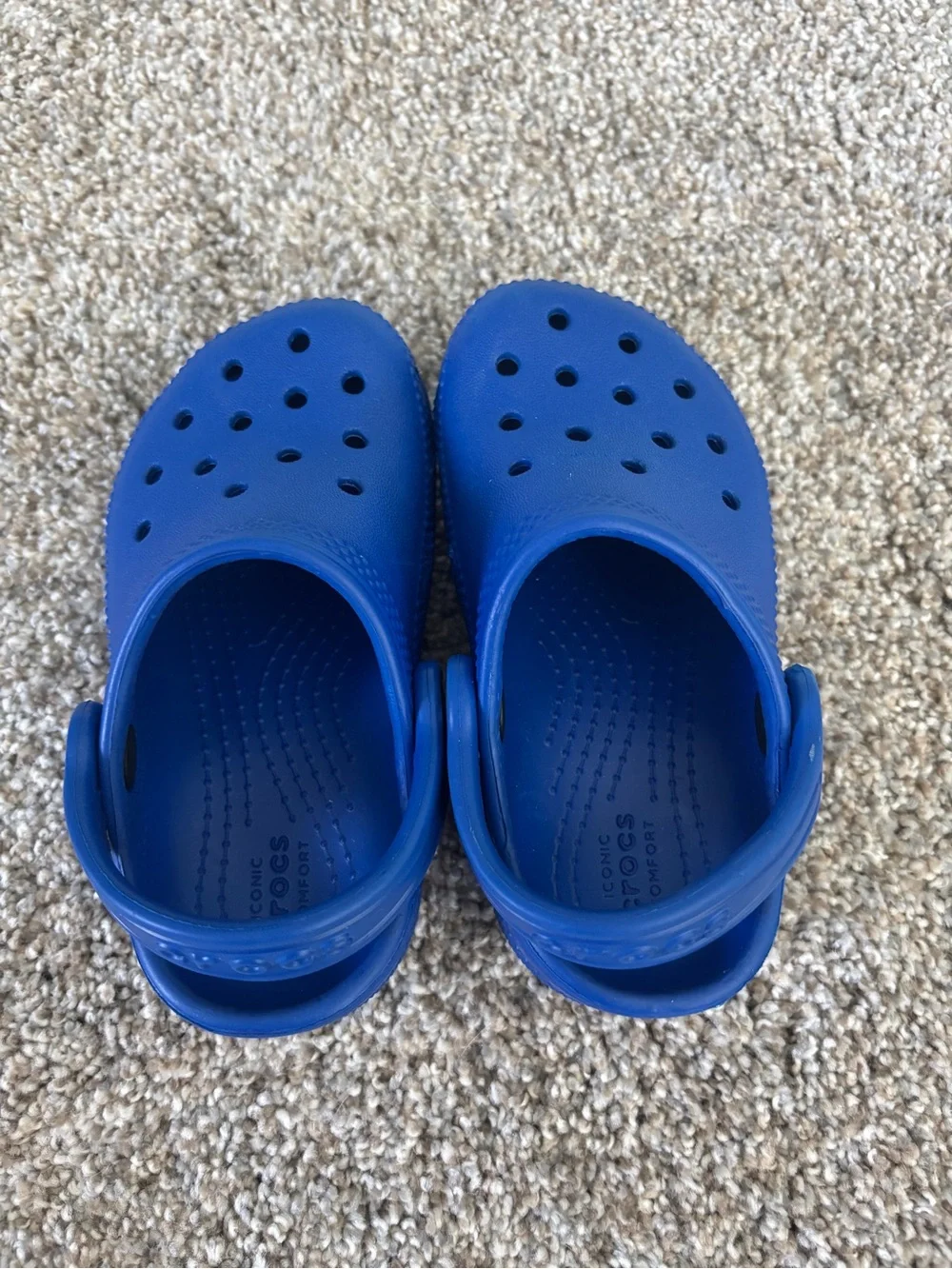 CROCS Kids Royal Blue Clogs size 7